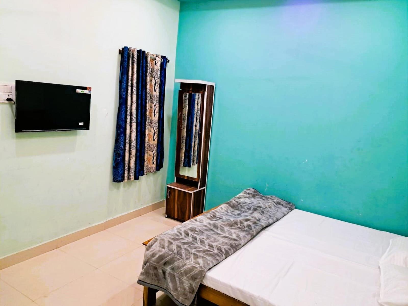 Utsav Lodge And Mangal Bhavan Pipariā Dış mekan fotoğraf