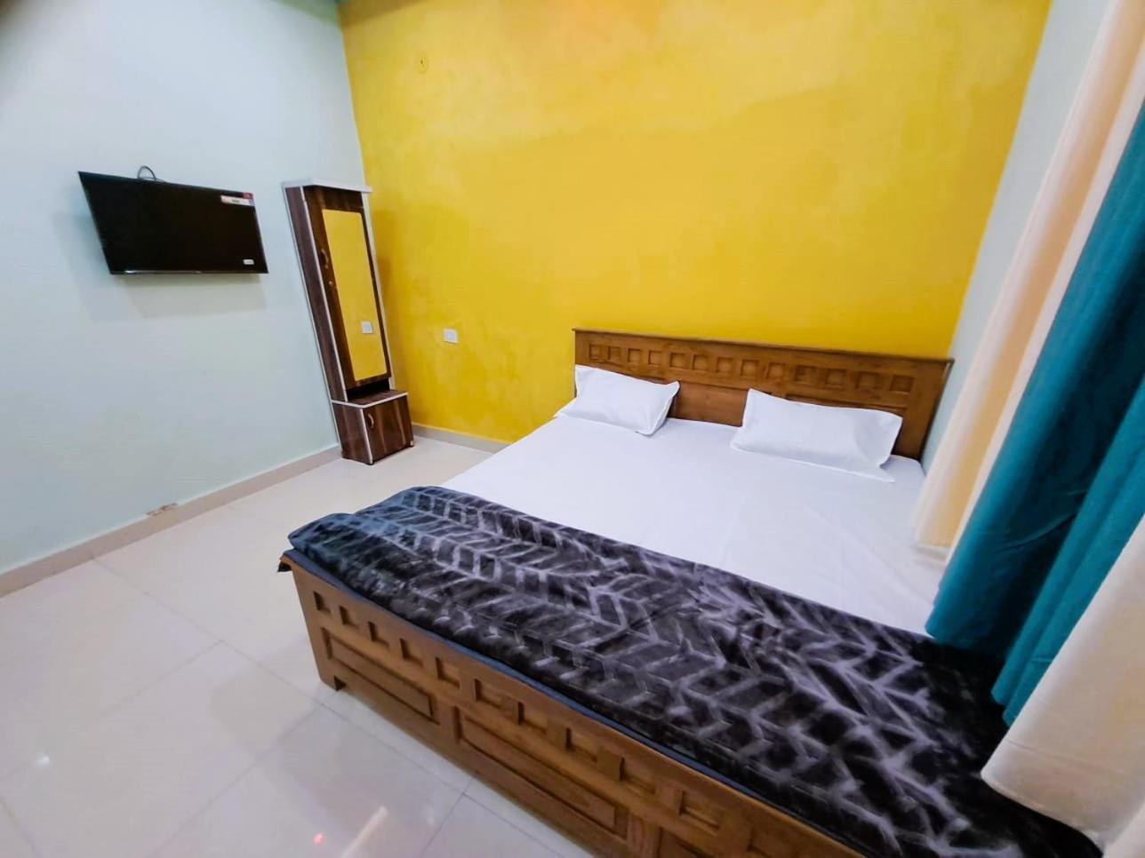 Utsav Lodge And Mangal Bhavan Pipariā Dış mekan fotoğraf
